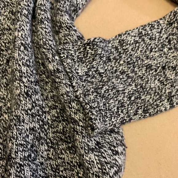 Old Navy Pullover Sweater - Picture 5 of 5